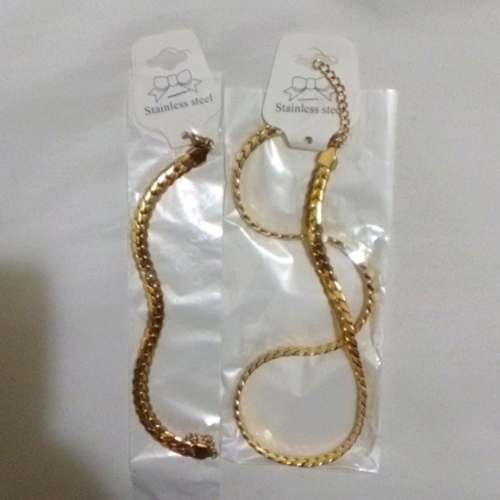 Necklace & bracelet.